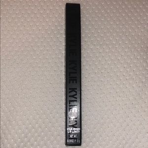 Kylie Jenner lip liner